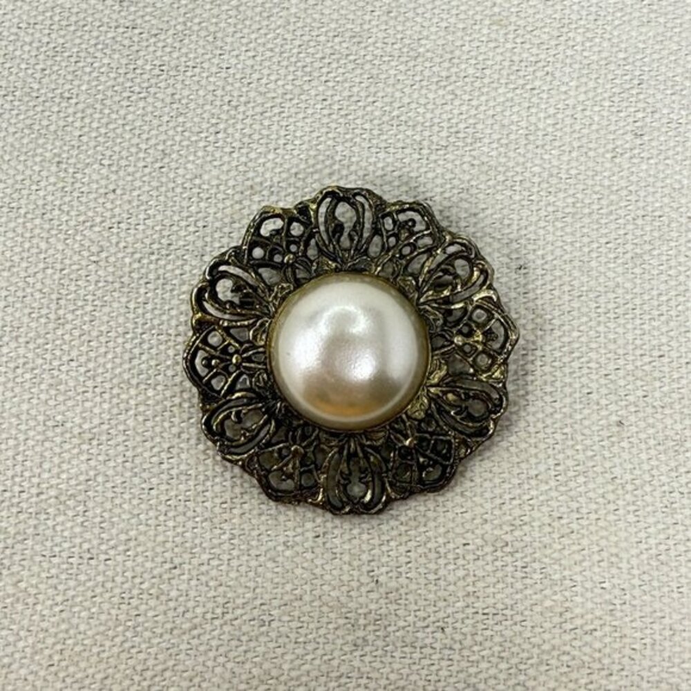 Vintage Filigree Brooch Round Imitation Pearl Gold-Tone Classic Old‎ Money